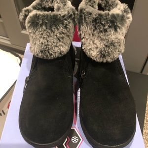 Khombu all season boots size 7.